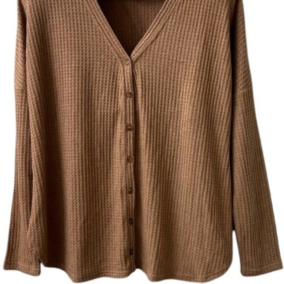 Flawless Taupe Oversized Waffle Knit Button Down Long Sleeve V-Neck Top Medium - Picture 3 of 9